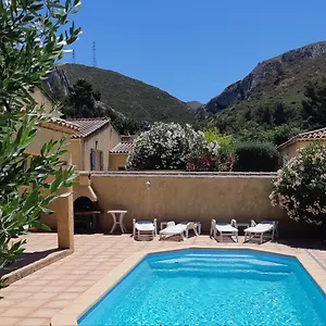 Privée Avec Piscine Bed & Breakfast